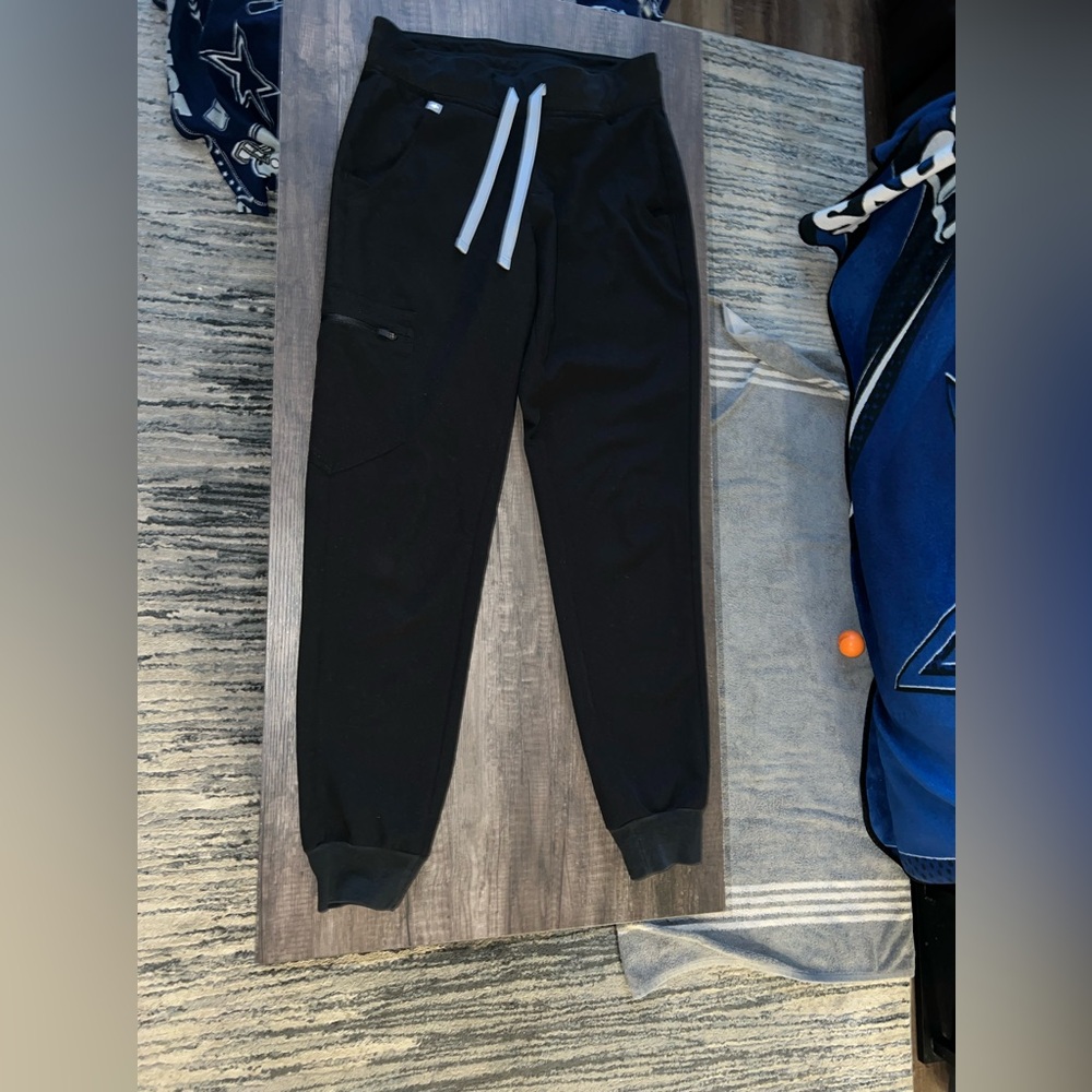 FIGS XS Black Zamora Joggers/Pants (regular length)